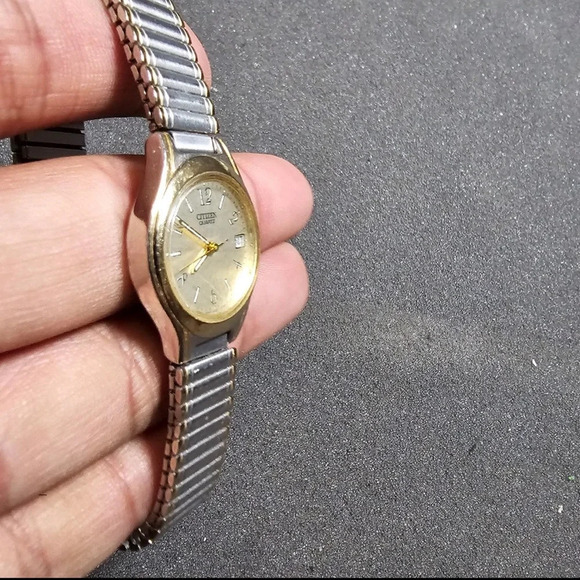 Citizen Ladies Quartz Cocktail Watch Silver Gold Tone 1012-R000887 Working - Picture 5 of 10